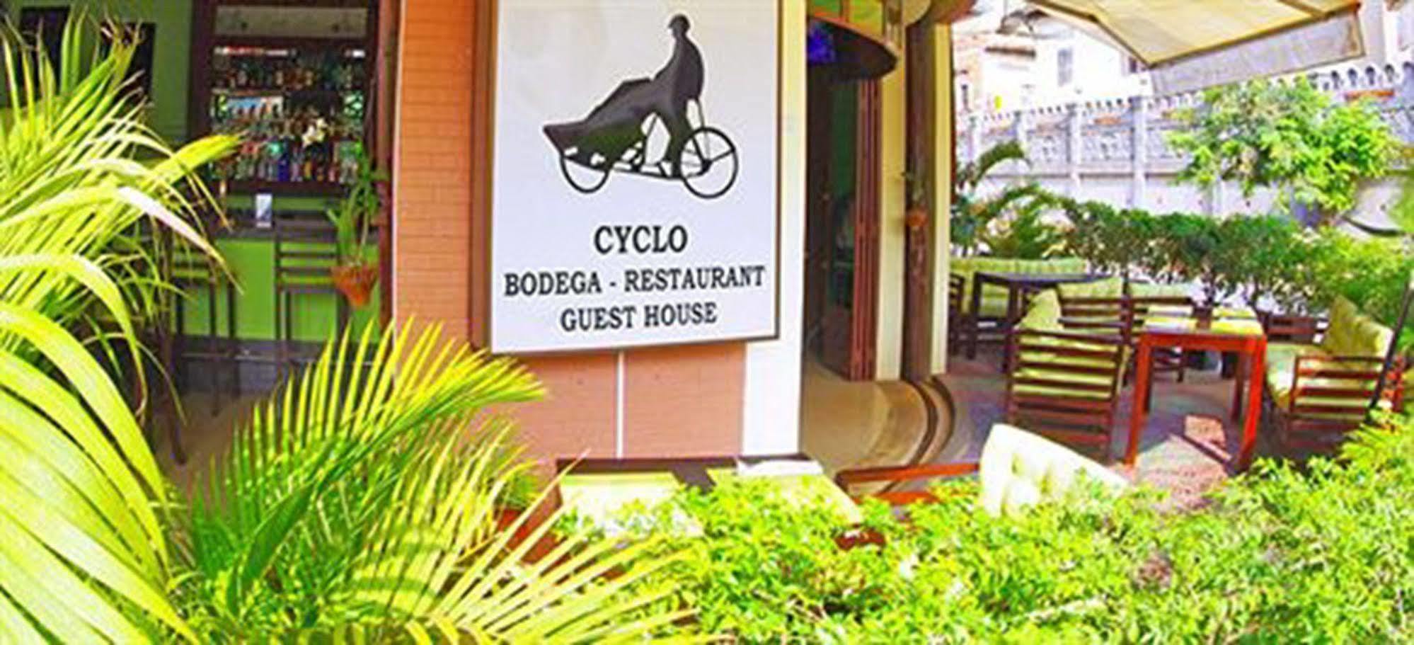 Cyclo Hotel-Bar-Restaurant 프놈펜 외부 사진